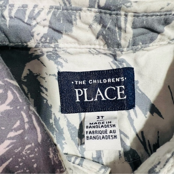 The Children's Place Gray and White Button Down Shirt with Palm Print - Picture 2 of 2